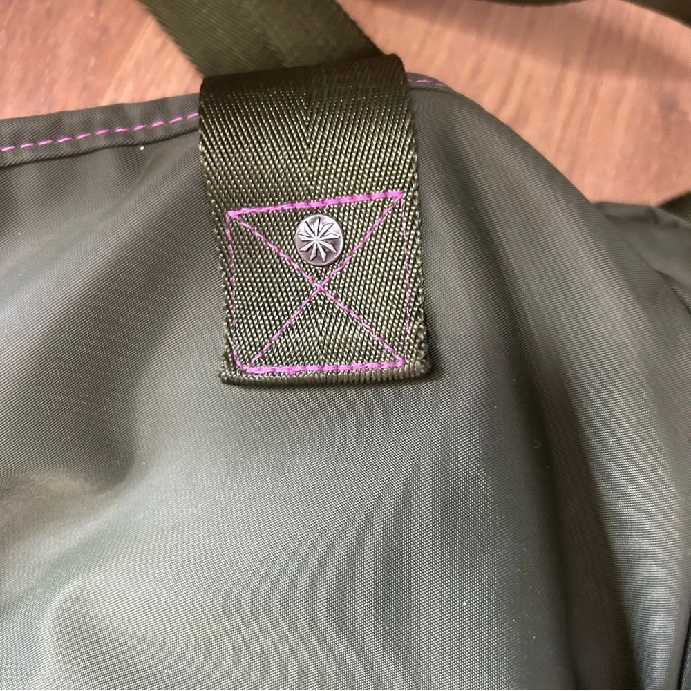 Athleta large travel duffle carry-on bag handles shoulder strap suitcase attach - Picture 6 of 16